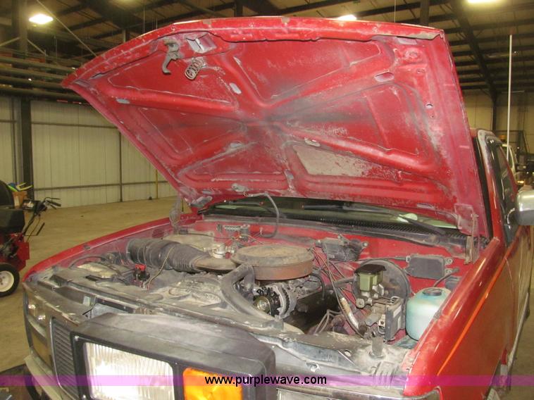 image for item B5360 1988 GMC Sierra K1500 pickup truck