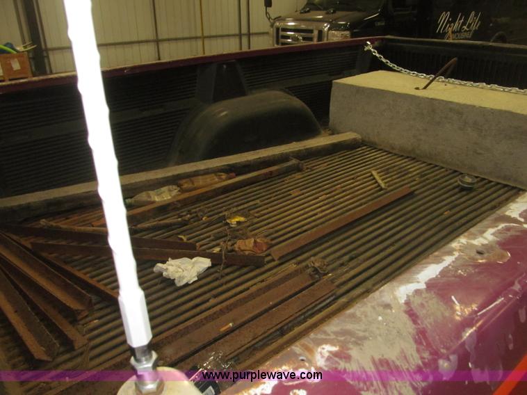 image for item B5360 1988 GMC Sierra K1500 pickup truck