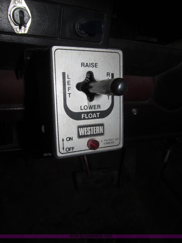 image for item B5360 1988 GMC Sierra K1500 pickup truck