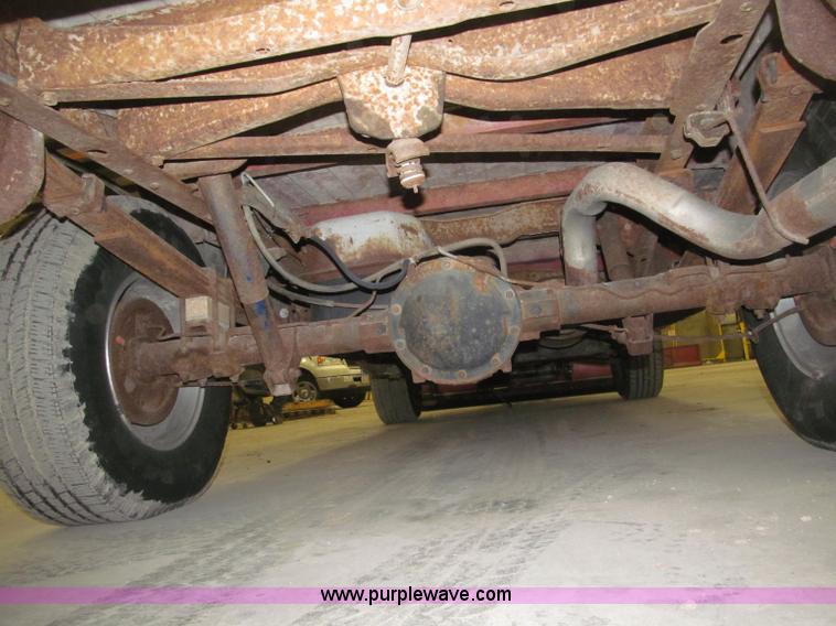 image for item B5360 1988 GMC Sierra K1500 pickup truck