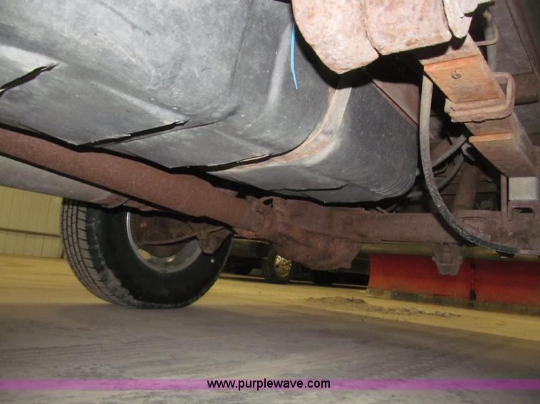 image for item B5360 1988 GMC Sierra K1500 pickup truck