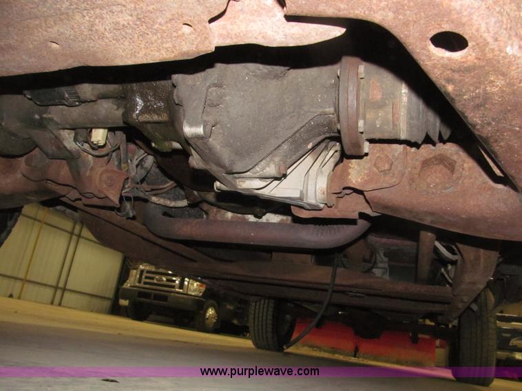 image for item B5360 1988 GMC Sierra K1500 pickup truck