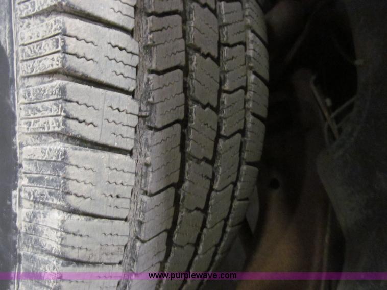 image for item B5360 1988 GMC Sierra K1500 pickup truck