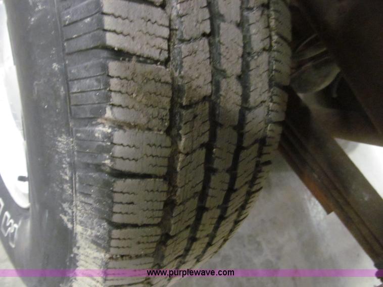 image for item B5360 1988 GMC Sierra K1500 pickup truck