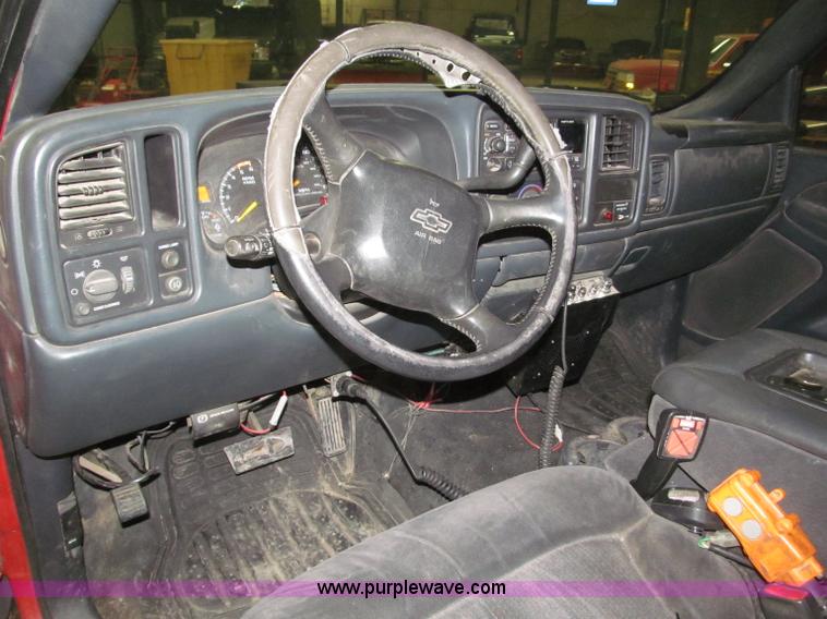 image for item B5361 2001 Chevrolet Silverado 3500 Extended Cab pickup truck