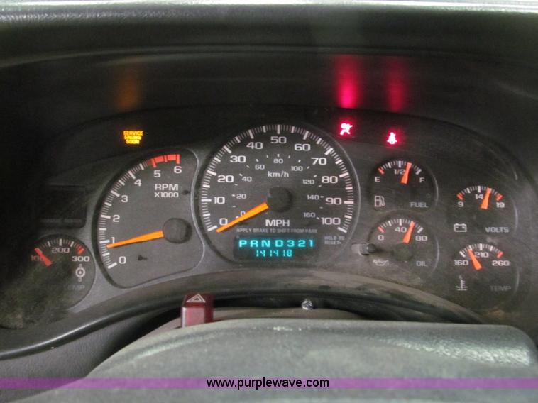 image for item B5361 2001 Chevrolet Silverado 3500 Extended Cab pickup truck