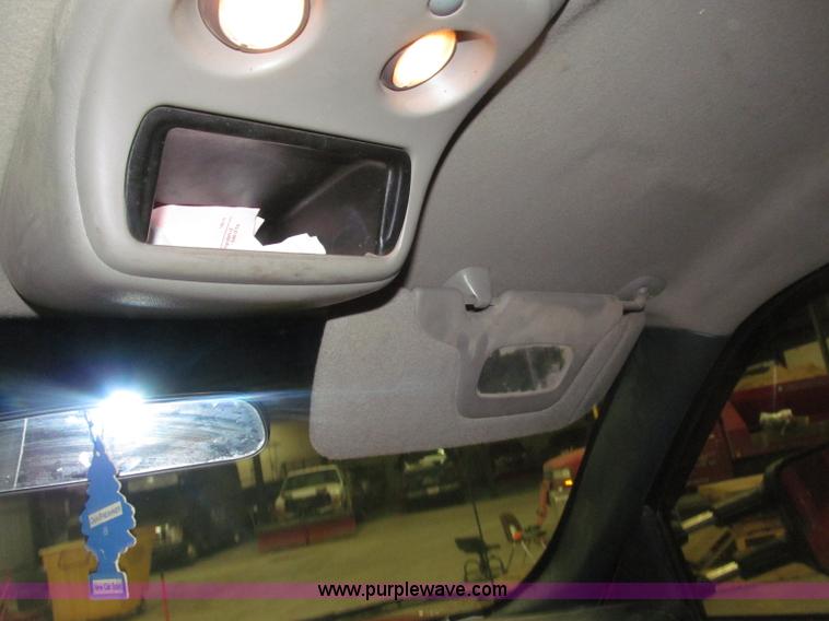 image for item B5361 2001 Chevrolet Silverado 3500 Extended Cab pickup truck
