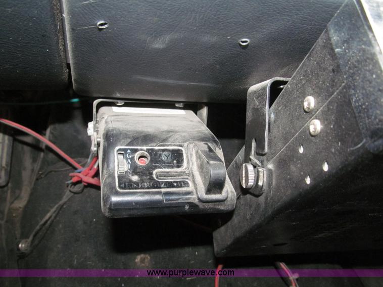 image for item B5361 2001 Chevrolet Silverado 3500 Extended Cab pickup truck