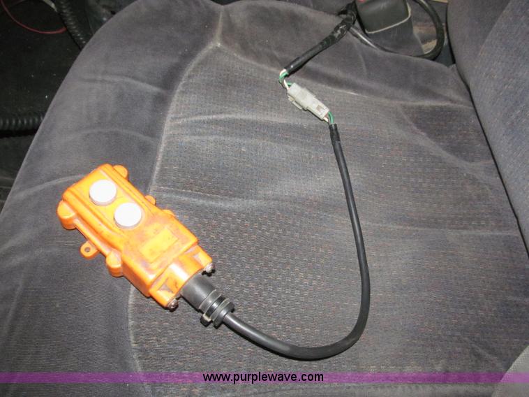 image for item B5361 2001 Chevrolet Silverado 3500 Extended Cab pickup truck