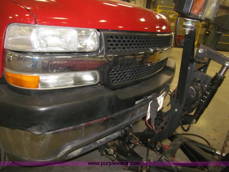 image for item B5361 2001 Chevrolet Silverado 3500 Extended Cab pickup truck