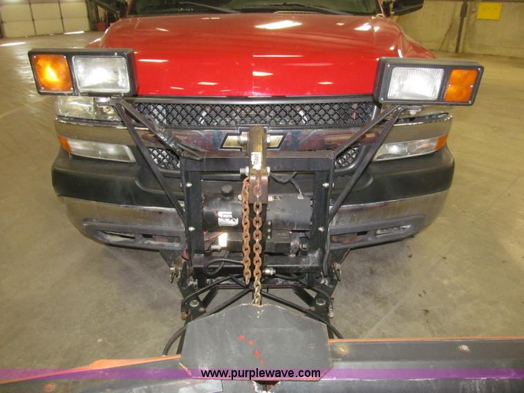 image for item B5361 2001 Chevrolet Silverado 3500 Extended Cab pickup truck