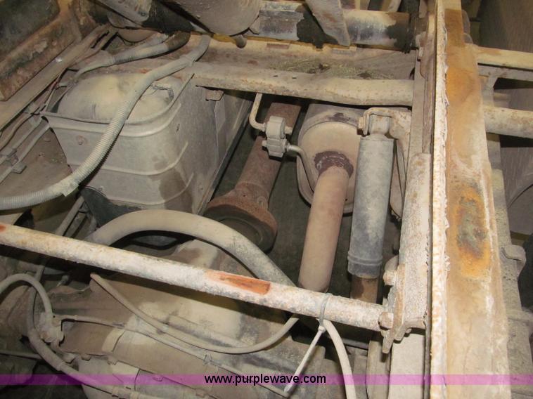 image for item B5361 2001 Chevrolet Silverado 3500 Extended Cab pickup truck