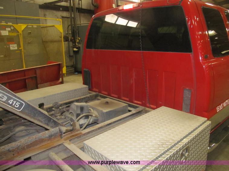 image for item B5361 2001 Chevrolet Silverado 3500 Extended Cab pickup truck
