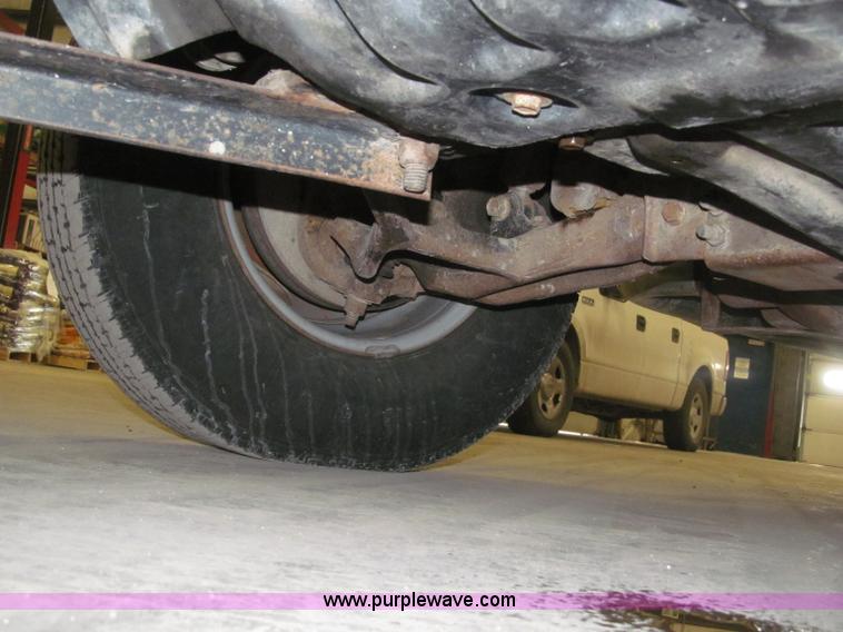 image for item B5361 2001 Chevrolet Silverado 3500 Extended Cab pickup truck
