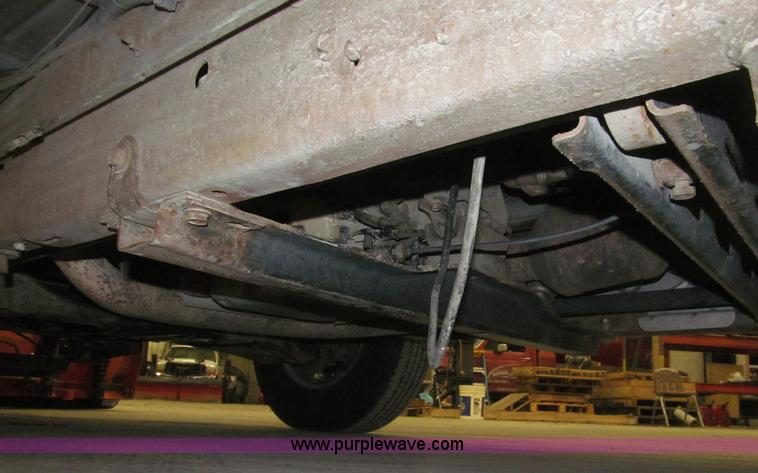 image for item B5361 2001 Chevrolet Silverado 3500 Extended Cab pickup truck