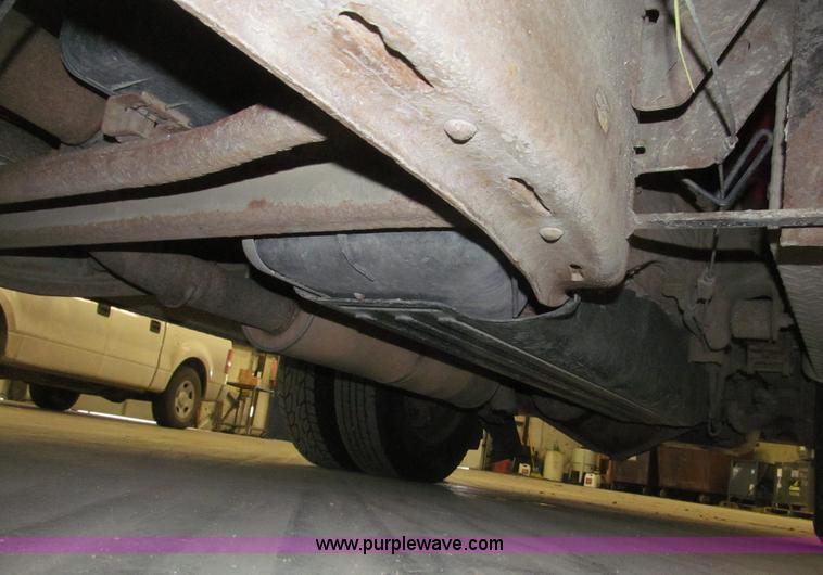 image for item B5361 2001 Chevrolet Silverado 3500 Extended Cab pickup truck