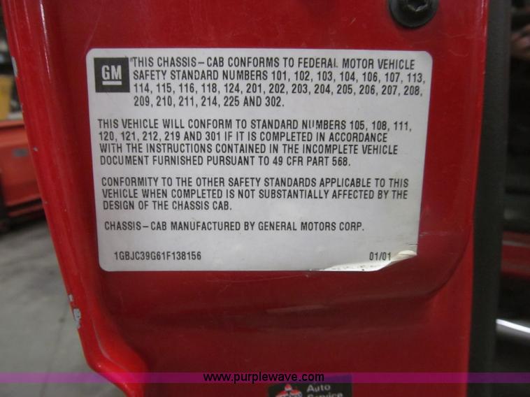 image for item B5361 2001 Chevrolet Silverado 3500 Extended Cab pickup truck