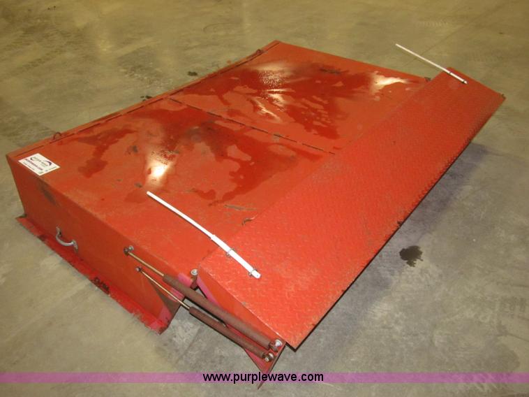 image for item B5361 2001 Chevrolet Silverado 3500 Extended Cab pickup truck