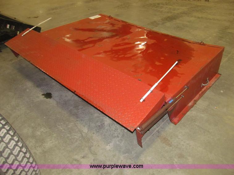 image for item B5361 2001 Chevrolet Silverado 3500 Extended Cab pickup truck