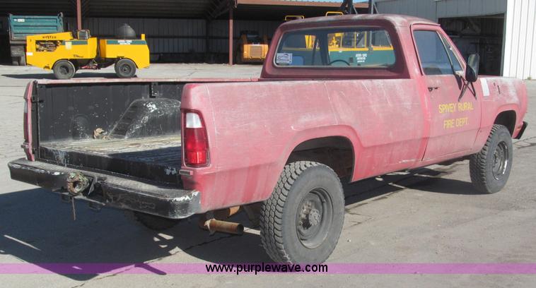 image for item B5375 1977 Dodge W250/M8880 pickup truck