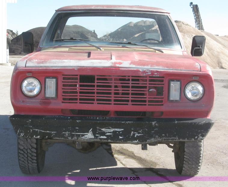 image for item B5375 1977 Dodge W250/M8880 pickup truck