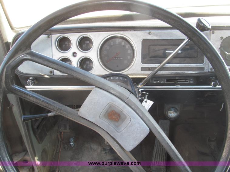 image for item B5375 1977 Dodge W250/M8880 pickup truck