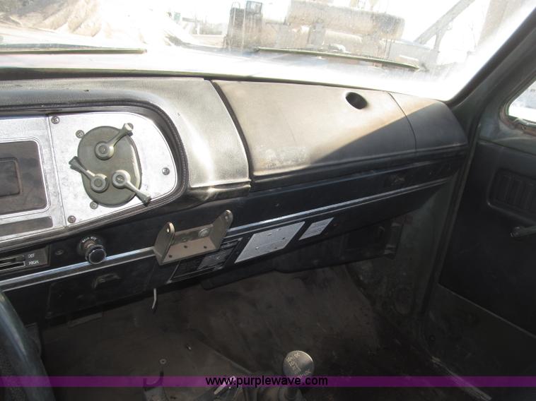 image for item B5375 1977 Dodge W250/M8880 pickup truck