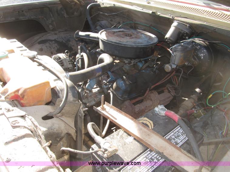 image for item B5375 1977 Dodge W250/M8880 pickup truck