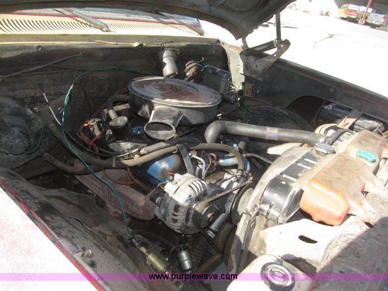 image for item B5375 1977 Dodge W250/M8880 pickup truck