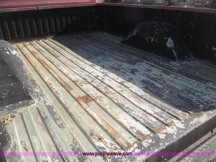 image for item B5375 1977 Dodge W250/M8880 pickup truck