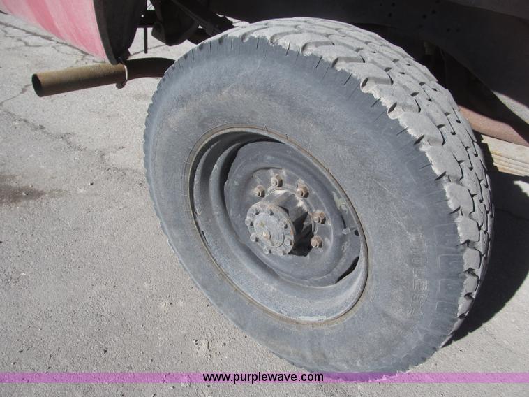 image for item B5375 1977 Dodge W250/M8880 pickup truck