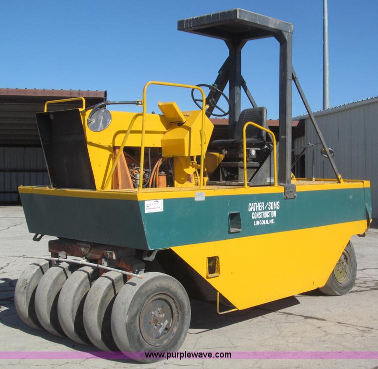 image for item B5376 1986 Bros SP pneumatic roller