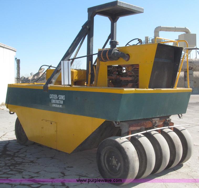 image for item B5376 1986 Bros SP pneumatic roller