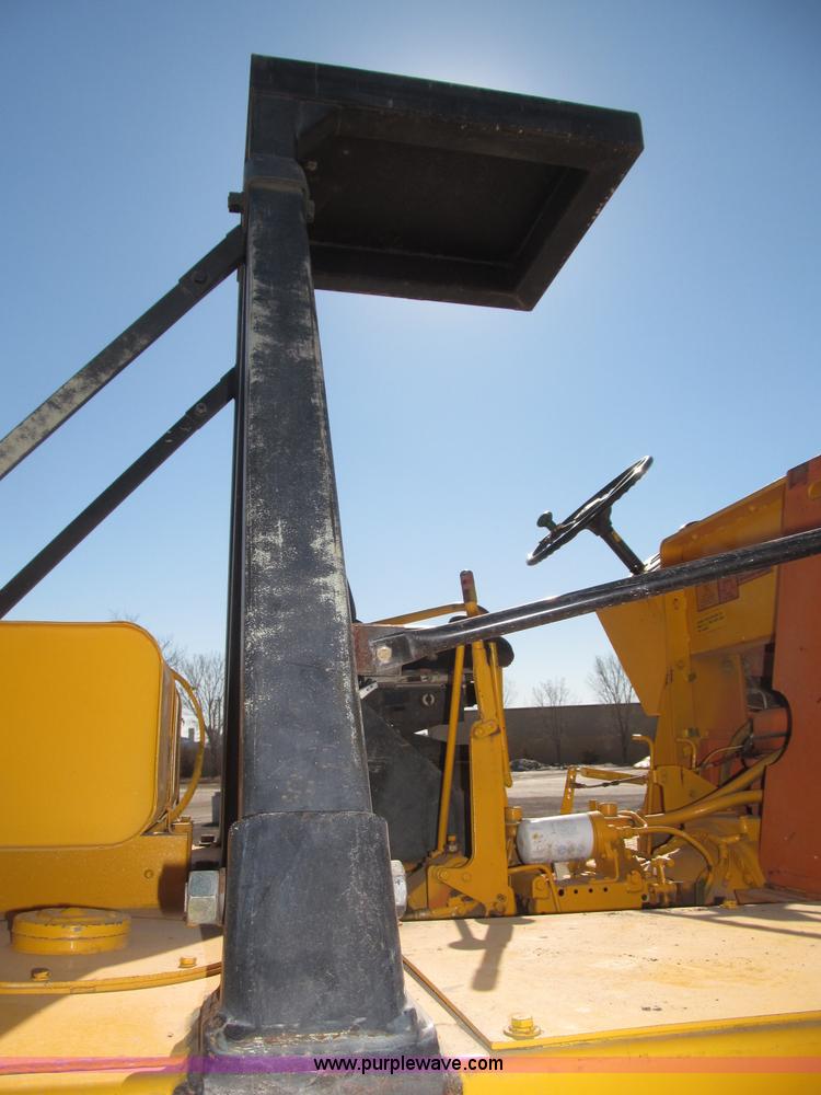 image for item B5376 1986 Bros SP pneumatic roller