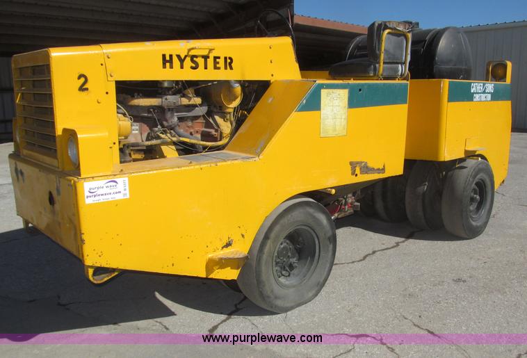 image for item B5377 1968 Hyster C530A articulating pneumatic roller