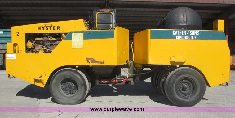 image for item B5377 1968 Hyster C530A articulating pneumatic roller