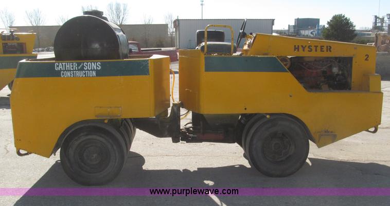 image for item B5377 1968 Hyster C530A articulating pneumatic roller