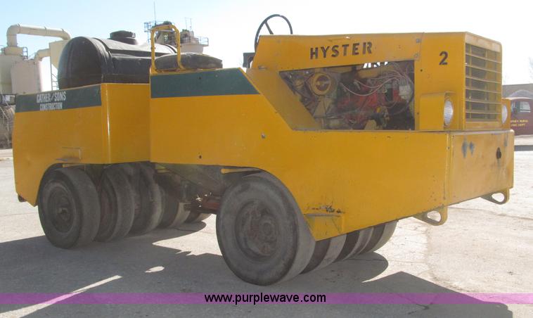 image for item B5377 1968 Hyster C530A articulating pneumatic roller