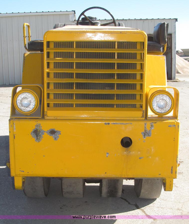 image for item B5377 1968 Hyster C530A articulating pneumatic roller