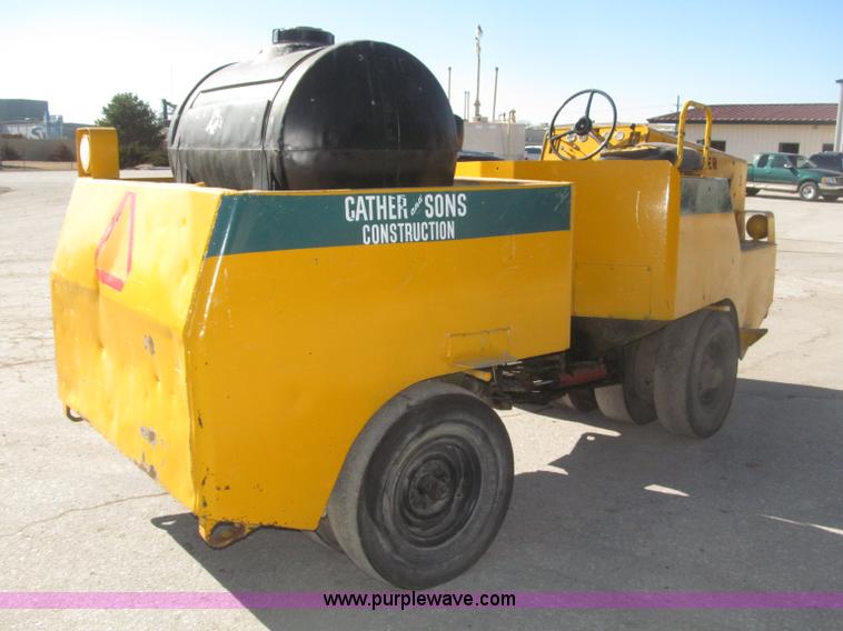 image for item B5377 1968 Hyster C530A articulating pneumatic roller