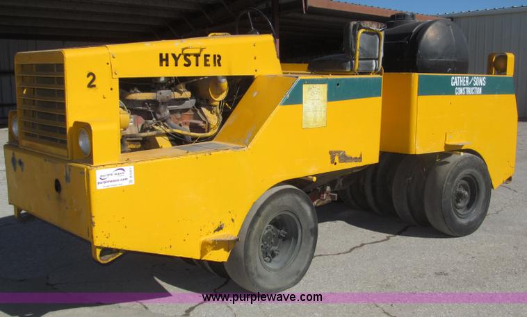 image for item B5377 1968 Hyster C530A articulating pneumatic roller