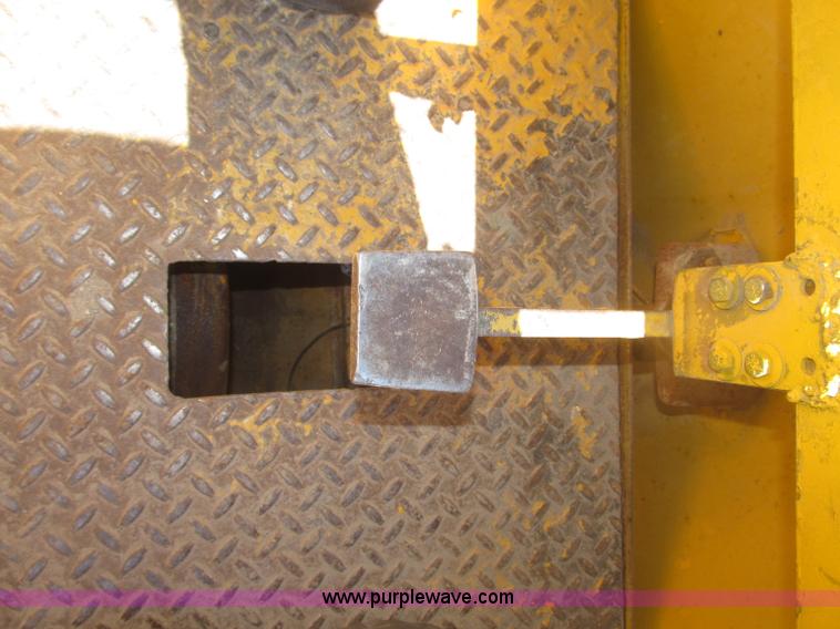 image for item B5377 1968 Hyster C530A articulating pneumatic roller