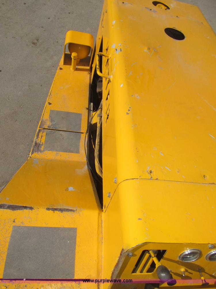 image for item B5377 1968 Hyster C530A articulating pneumatic roller