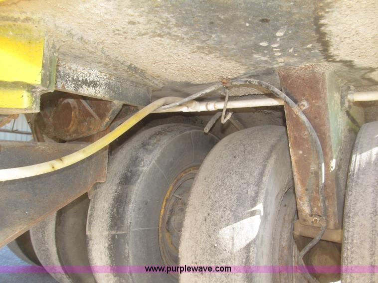 image for item B5377 1968 Hyster C530A articulating pneumatic roller