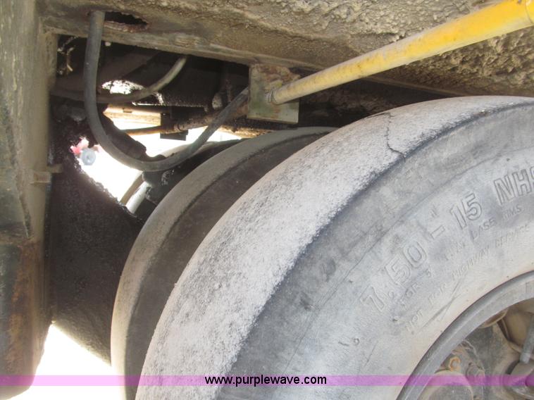 image for item B5377 1968 Hyster C530A articulating pneumatic roller