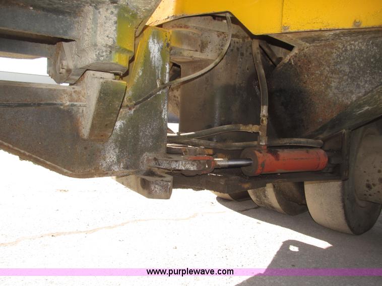 image for item B5377 1968 Hyster C530A articulating pneumatic roller