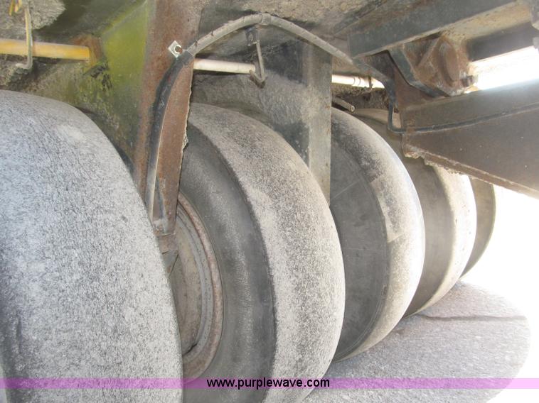 image for item B5377 1968 Hyster C530A articulating pneumatic roller