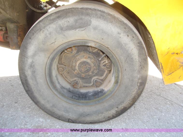 image for item B5377 1968 Hyster C530A articulating pneumatic roller