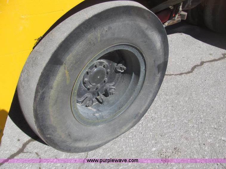 image for item B5377 1968 Hyster C530A articulating pneumatic roller