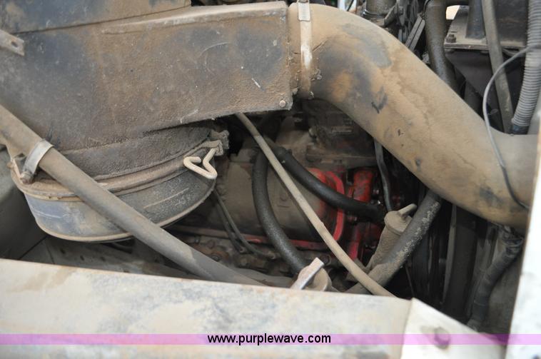 image for item C3320 1976 International Fleetstar 2010A Fleet Corp tire truck